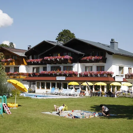 Aparthotel Alpenbad 3*